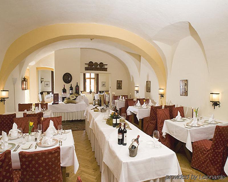 Hotel Sauerhof 바덴 레스토랑 사진